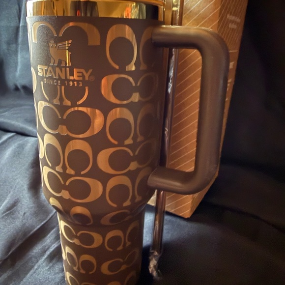 New Stanley 40oz Brown Laser Engraved CoachGold Patterned w/ Brown Straw - Picture 4 of 8